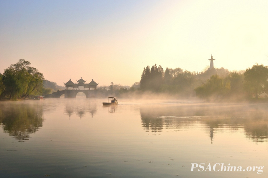 潘金明作品《瘦西湖晨雾》Slender West Lake morning fog.jpg