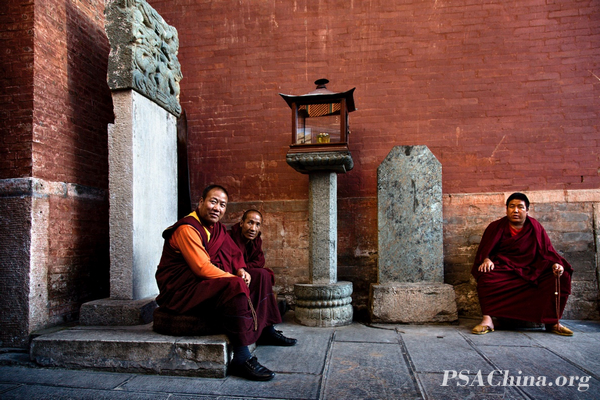 06.ѧƷɮ¡Monks.jpg