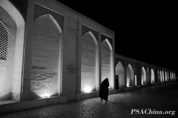 07.ƷŮˡWOMAN IN BLACK.jpg