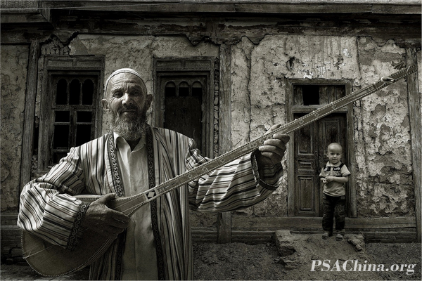 01.ԱUPI үƷ(Grandpa And Grandson).jpg