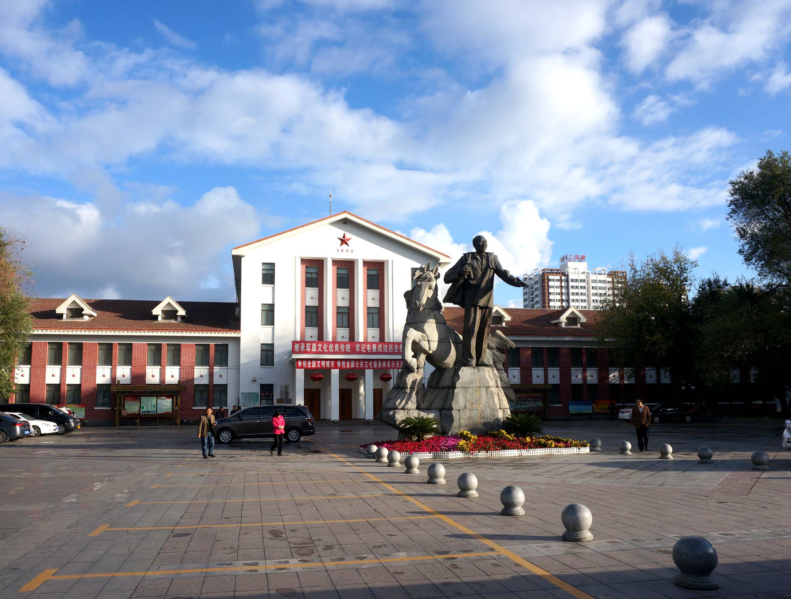 DSC01050_.jpg