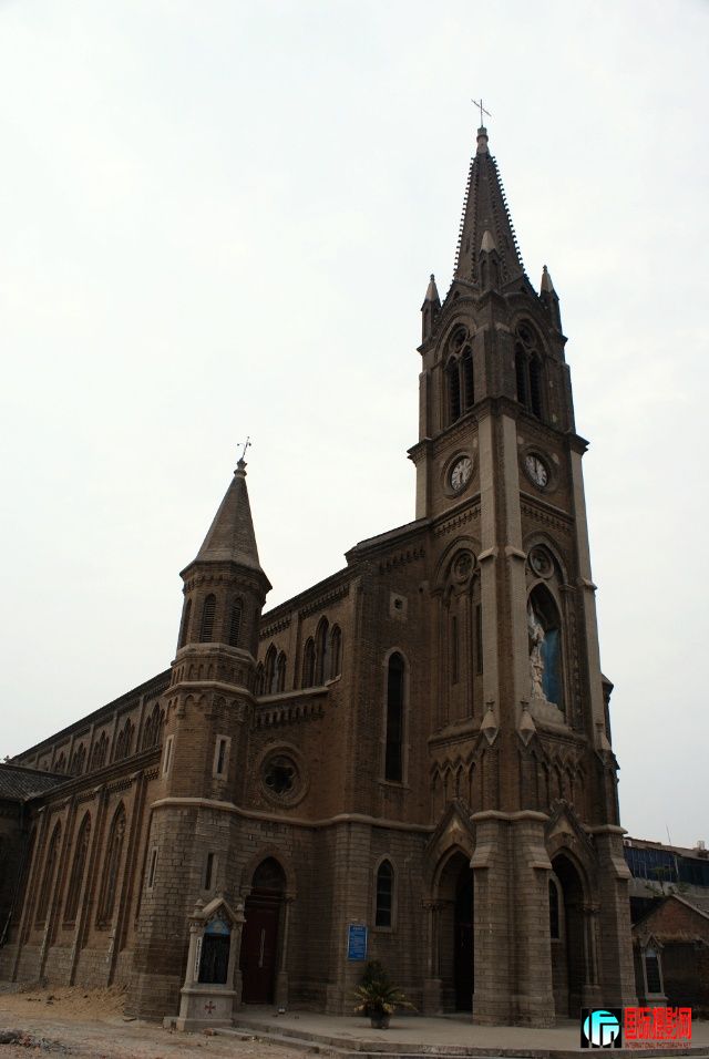 121d1c0526eg213.jpg