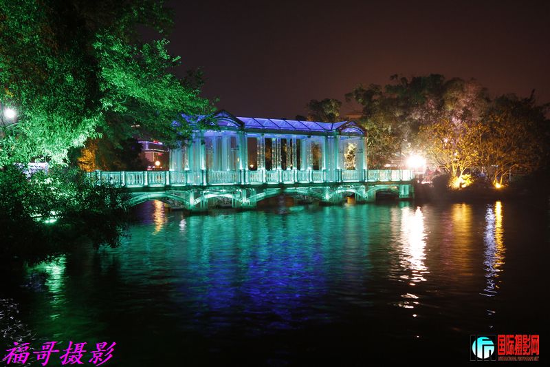桂林玻璃桥夜景1.jpg