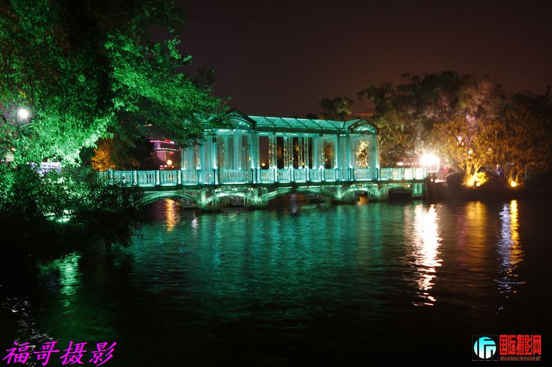 桂林玻璃桥夜景.jpg